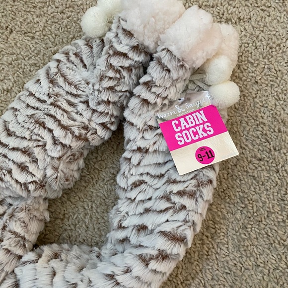 “GIVE” 💙 SUPER CUTE 🧸 SOFT, WARM & CUDDLY SOCKS - Picture 7 of 11